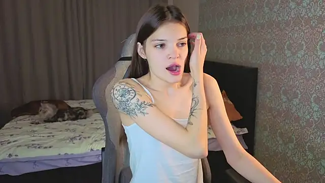 Snapshot of magic_shy_ chatting on October 14, 2025, 1:17 am magic shy  online show from October 14, 2025, 1:17 am