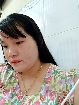  Babyrose  online show from November 8, 2025, 3:48 pm