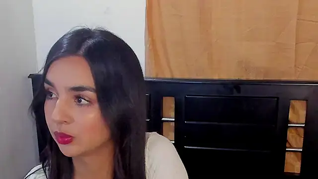 Snapshot of MelyRousee chatting on September 14, 2025, 12:22 am MelyRousee online show from September 14, 2025, 12:22 am