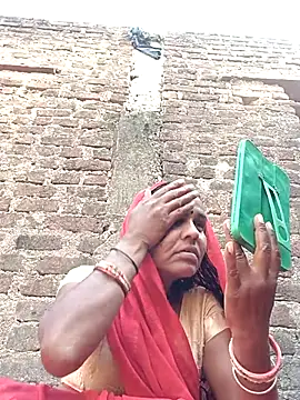 Snapshot of Pinky12A chatting on October 12, 2025, 9:32 am Pinky12A online show from October 12, 2025, 9:32 am