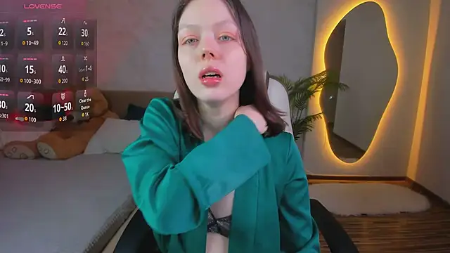 Lunar Lily online show from March 20, 2026, 5:41 am