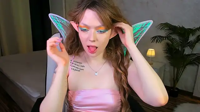 Snapshot of Lunar_Lily chatting on October 26, 2025, 6:25 am Lunar Lily online show from October 26, 2025, 6:25 am