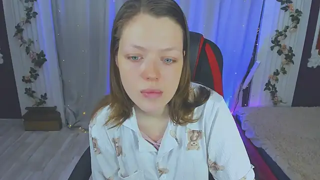 Snapshot of Lunar_Lily chatting on October 8, 2025, 5:53 am Lunar Lily online show from October 8, 2025, 5:53 am