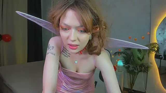 Snapshot of Lunar_Lily chatting on October 30, 2025, 6:01 am Lunar Lily online show from October 30, 2025, 6:01 am