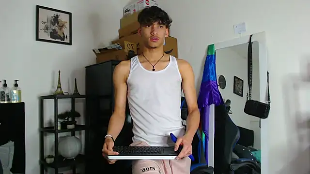 Snapshot of Gael_Jones chatting on September 25, 2025, 2:28 am Gael Jones online show from September 25, 2025, 2:28 am