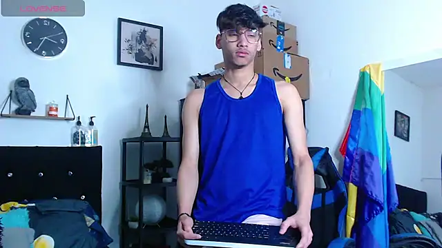 Snapshot of Gael_Jones chatting on September 28, 2025, 2:24 pm Gael Jones online show from September 28, 2025, 2:24 pm