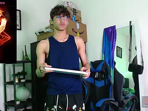 Snapshot of Gael_Jones chatting on September 17, 2025, 4:03 am Gael Jones online show from September 17, 2025, 4:03 am