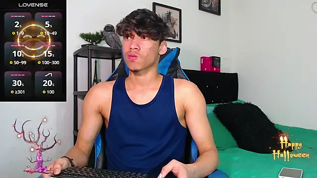 Snapshot of Gael_Jones chatting on November 2, 2025, 2:22 pm Gael Jones online show from November 2, 2025, 2:22 pm