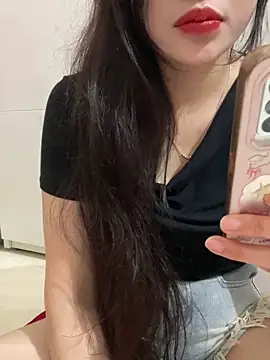 Lissa xinh09 online show from December 4, 2025, 4:28 pm