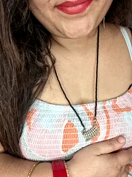 indian-hotmilfs online show from April 16, 2026, 9:39 pm