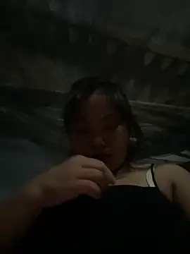 Snapshot of Lyrasss chatting on October 9, 2025, 2:17 pm Lyrasss online show from October 9, 2025, 2:17 pm