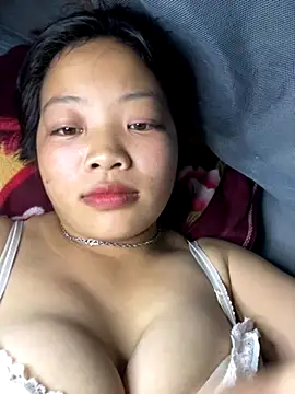 Snapshot of Lyrasss chatting on October 19, 2025, 6:38 am Lyrasss online show from October 19, 2025, 6:38 am