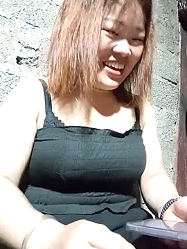 sukabae00 online show from May 9, 2026, 1:58 pm