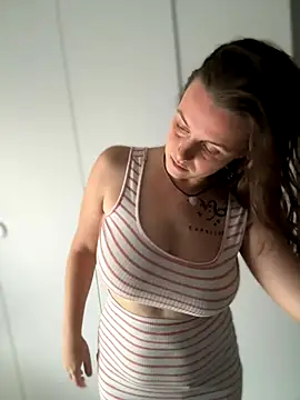 Snapshot of TenderLaGlamor chatting on October 10, 2025, 2:51 pm TenderLaGlamor online show from October 10, 2025, 2:51 pm