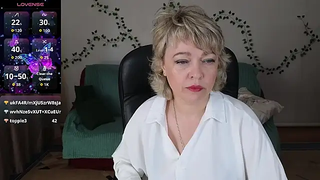 Snapshot of Rosette_Pricky chatting on July 17, 2026, 2:47 pm Rosette Pricky online show from July 17, 2026, 2:47 pm
