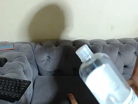 Snapshot of PrettyHeartz chatting on October 1, 2025, 9:29 pm PrettyHeartz online show from October 1, 2025, 9:29 pm