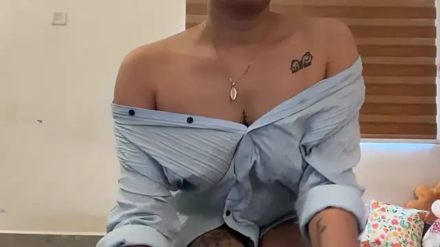 LucytheDevilQueen online show from December 16, 2025, 4:17 am