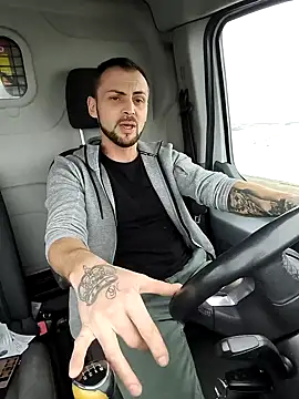 papichulo0099 online show from January 6, 2026, 10:52 am