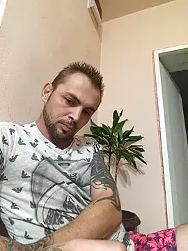 papichulo0099 online show from November 9, 2025, 3:21 am