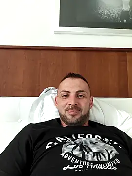 papichulo0099 online show from May 5, 2026, 5:54 am