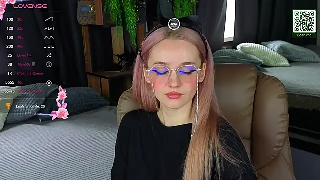 exxxcore  online show from October 14, 2025, 6:03 am