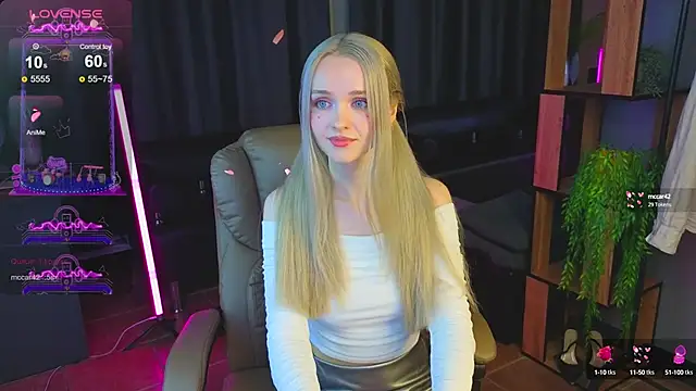 exxxcore  online show from September 8, 2025, 2:49 pm