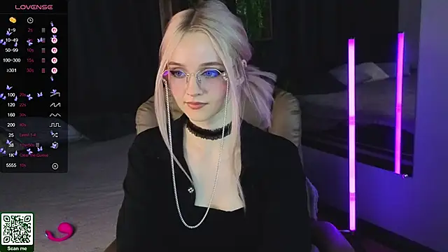 exxxcore  online show from October 23, 2025, 11:09 am