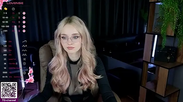 exxxcore  online show from November 6, 2025, 6:45 pm