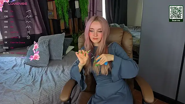 exxxcore  online show from October 15, 2025, 5:28 am