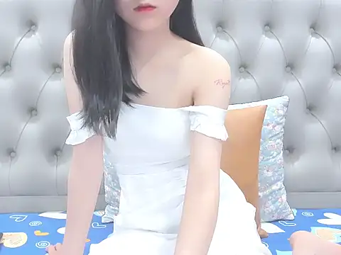 Snapshot of _ly__ chatting on October 15, 2025, 9:06 am  ly   online show from October 15, 2025, 9:06 am