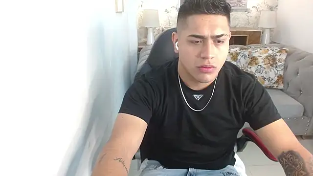 Aaronn 12 online show from September 9, 2025, 12:03 pm