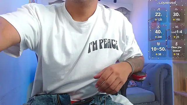 Aaronn 12 online show from September 16, 2025, 12:06 pm