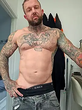 Snapshot of tattedmuscle1 chatting on October 12, 2025, 11:22 am tattedmuscle1 online show from October 12, 2025, 11:22 am