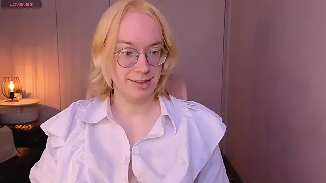Amanda Butlerr online show from May 29, 2026, 2:12 pm