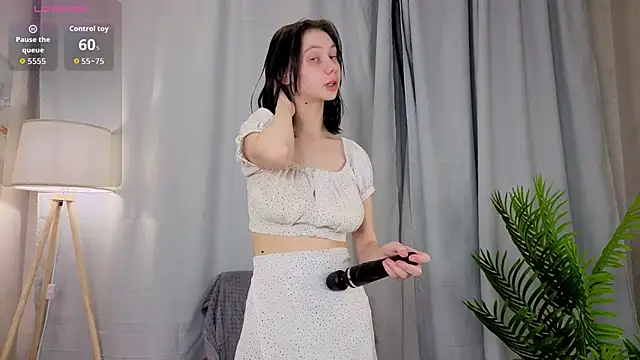 Snapshot of SuzanneHowse chatting on March 27, 2026, 4:08 pm SuzanneHowse online show from March 27, 2026, 4:08 pm