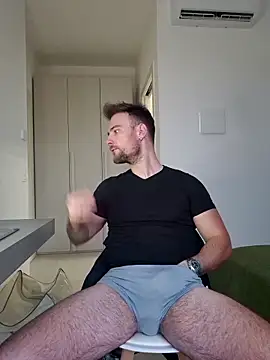 mrlyuis online show from December 19, 2025, 12:18 pm