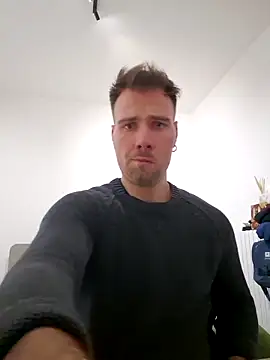 mrlyuis online show from December 21, 2025, 7:37 pm