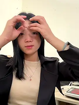 Snapshot of thaoyeuuu chatting on October 3, 2025, 2:15 am thaoyeuuu online show from October 3, 2025, 2:15 am