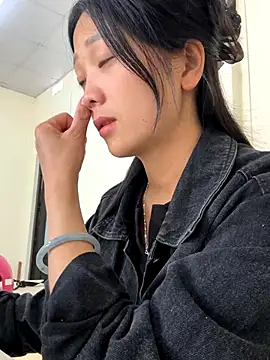 Snapshot of thaoyeuuu chatting on October 9, 2025, 3:29 am thaoyeuuu online show from October 9, 2025, 3:29 am