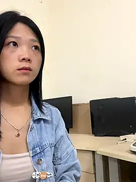 Snapshot of thaoyeuuu chatting on September 30, 2025, 8:31 am thaoyeuuu online show from September 30, 2025, 8:31 am