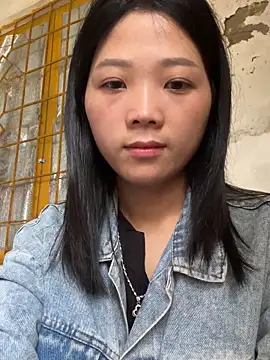 Snapshot of thaoyeuuu chatting on October 6, 2025, 3:29 am thaoyeuuu online show from October 6, 2025, 3:29 am