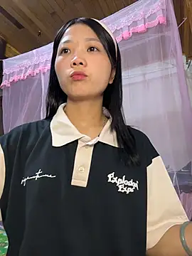 Snapshot of thaoyeuuu chatting on October 24, 2025, 11:53 am thaoyeuuu online show from October 24, 2025, 11:53 am