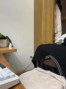 bunny b4nny online show from November 17, 2025, 4:00 pm