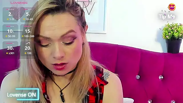 Snapshot of scarlett_blake11 chatting on September 25, 2025, 5:13 am scarlett blake11 online show from September 25, 2025, 5:13 am