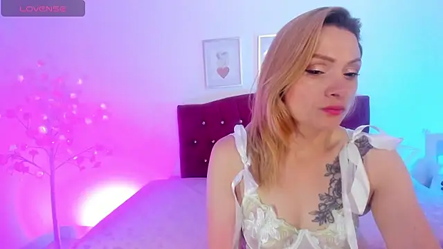 Snapshot of scarlett_blake11 chatting on October 7, 2025, 5:41 am scarlett blake11 online show from October 7, 2025, 5:41 am