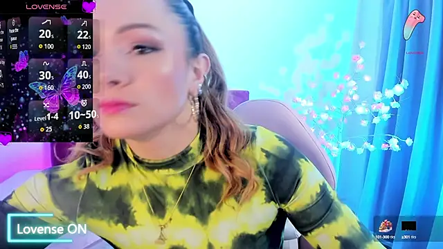 Snapshot of scarlett_blake11 chatting on October 14, 2025, 4:24 am scarlett blake11 online show from October 14, 2025, 4:24 am