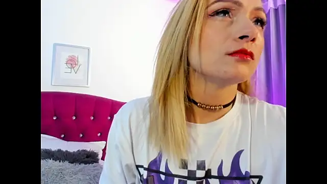 Snapshot of scarlett_blake11 chatting on September 18, 2025, 4:59 am scarlett blake11 online show from September 18, 2025, 4:59 am