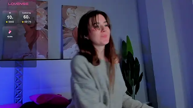 Snapshot of CloveDia chatting on September 28, 2025, 7:54 pm CloveDia online show from September 28, 2025, 7:54 pm