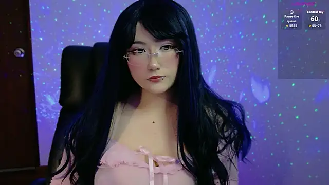 Snapshot of Livelle69 chatting on October 28, 2025, 3:18 am Livelle69 online show from October 28, 2025, 3:18 am