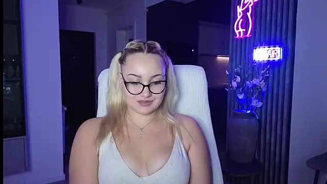 Snapshot of adrelaxina chatting on October 29, 2025, 7:35 pm adrelaxina online show from October 29, 2025, 7:35 pm